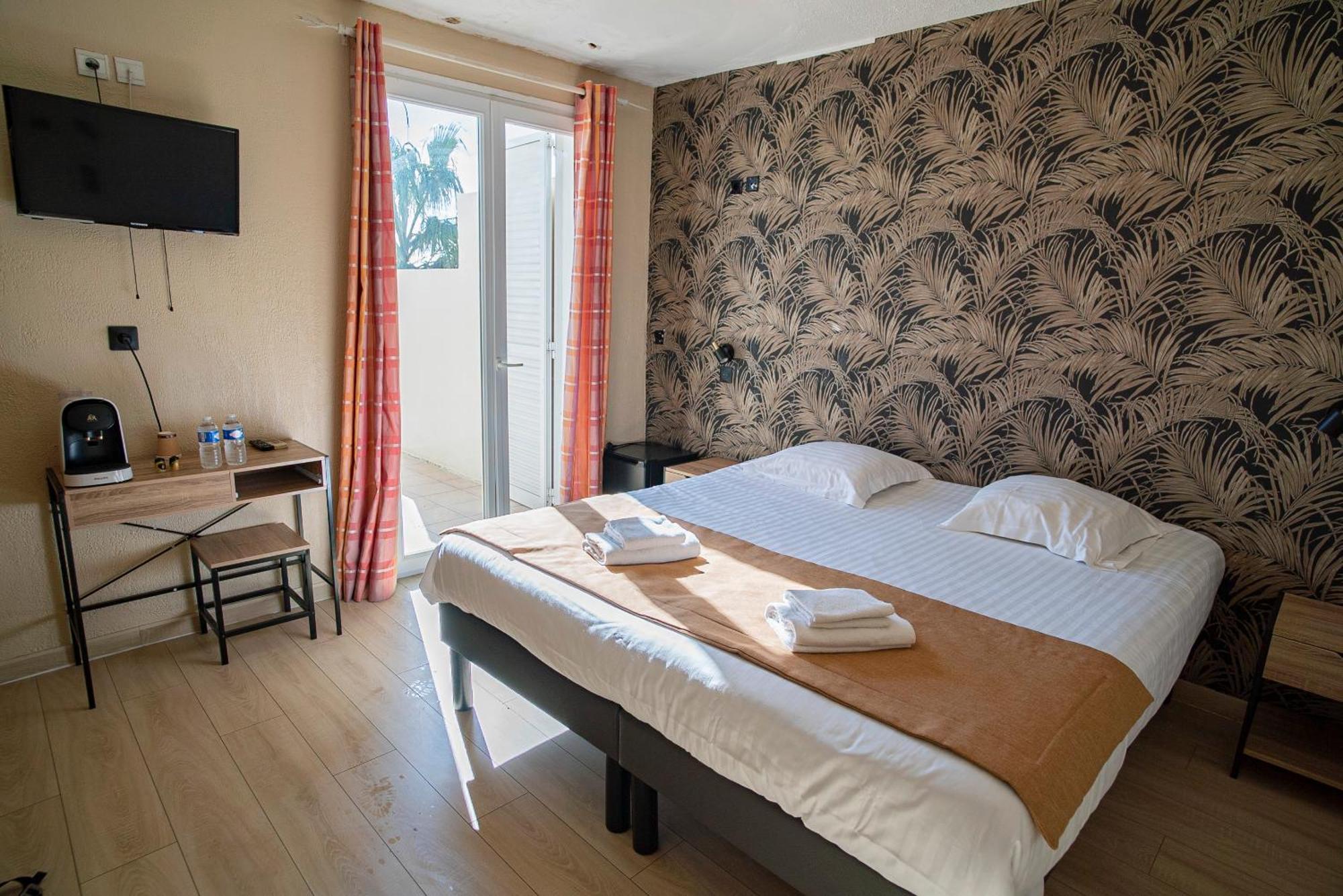 Hotel De La Mer Ιέρ Εξωτερικό φωτογραφία